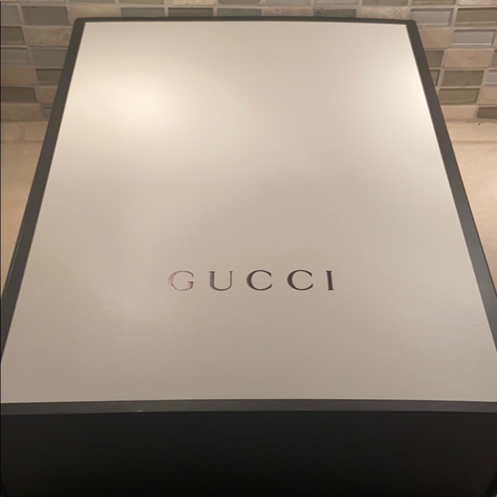 Gucci box (from tote bag) in good condition